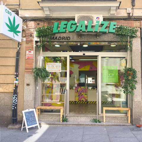 Legalize-Madrid_devanture-carree